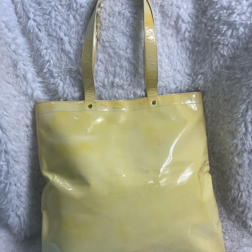 Authenticated Tory Burch leather patent yellow Large tote with dust bag